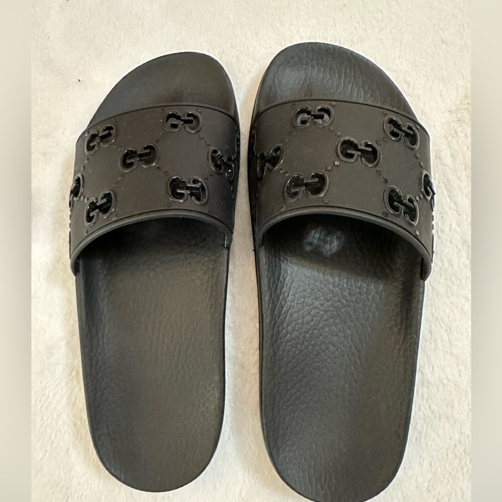 AUTHENTIC GUCCI BLACK RUBBER INTERLOCKING GG SLIDES SIZE 39 LIKE NEW! - Picture 3 of 11